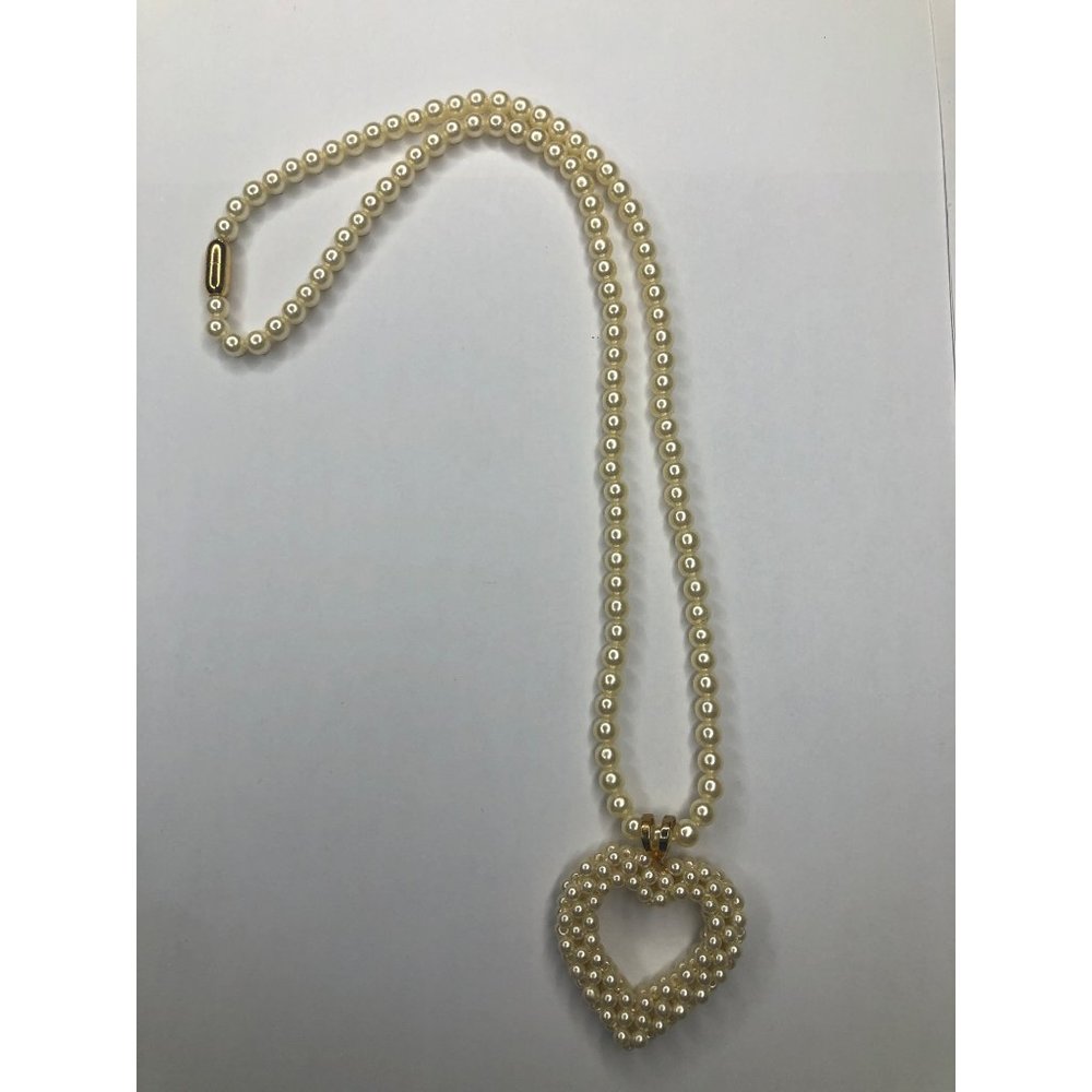 Vintage 1980’s Faux Pearl Heart Necklace